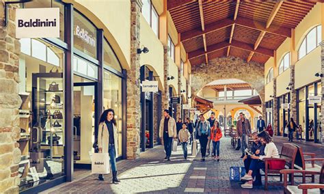 outlet valdichiana prada|valdichiana village shops.